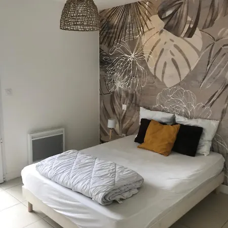 Apartment A 1km De La - Le Pin -