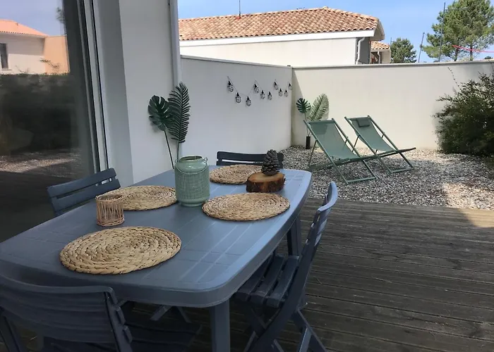 A 1km De La - Le Pin -